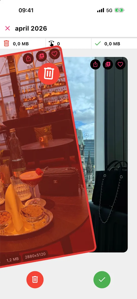 Ett kort i Gallery Guru som sveps åt vänster för att raderas, med filstorlek och upplösning